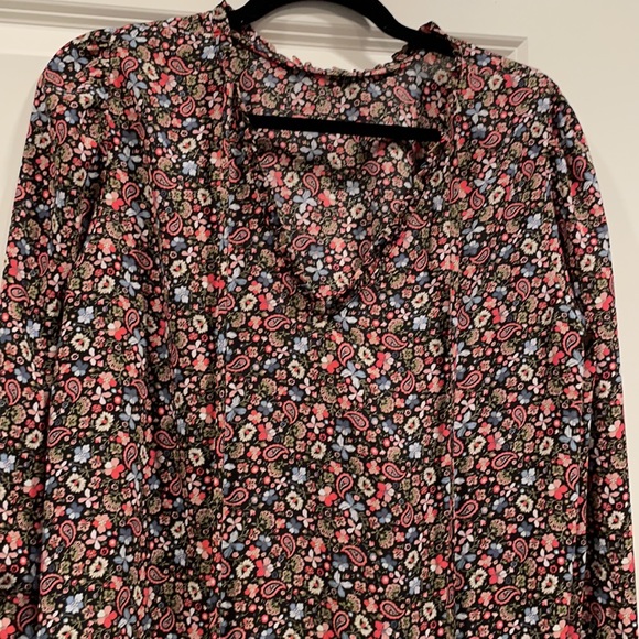 Loft blouse! - Picture 4 of 5